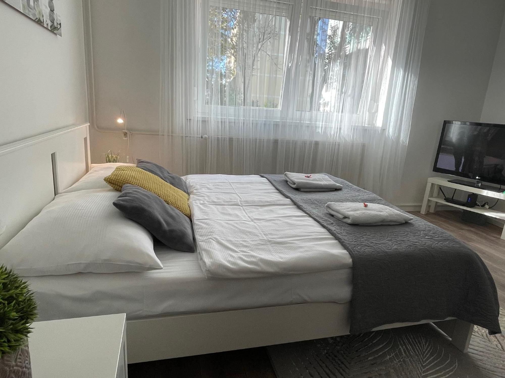 Magnolia Apartman Gyor Ngoại thất bức ảnh